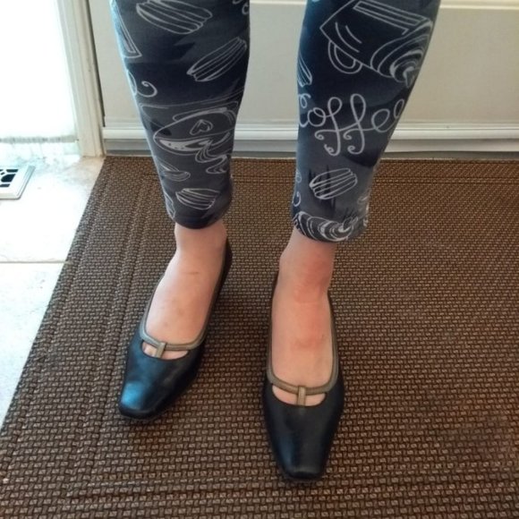 Van Eli Black Leather Pumps -7.5M - Picture 3 of 6